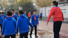 Najvyššie dievča na svete: Má iba 11 rokov a meria neuveriteľných 210 centimetrov