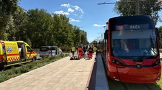 Tragická nehoda v bratislavskej Petržalke. Do cyklistu narazila električka, zraneniam podľahol