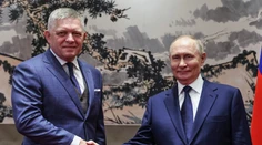 Politológ o stretnutí Fica s Putinom: Premiér posiela odkaz európskym lídrom, že sa tvorí nový svetový poriadok
