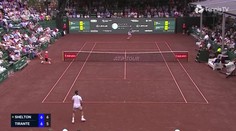 Šok na úkor favorita Sheltona