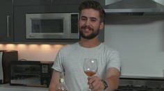 Chýba vám doma vývrtka? Predstavte si, že aj s týmto to ide