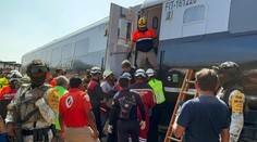 Vlaková tragédia na juhu Mexika: Vykoľajenie si vyžiadalo najmenej 13 obetí a desiatky zranených
