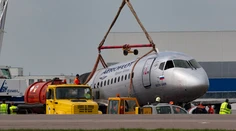 Lietadlo Superjet núdzovo pristálo na Sibíri po zlyhaní motora