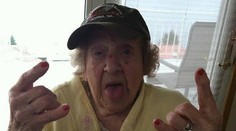 Babička rockerka. Na svoje 103. narodiny urobila šialenú vec