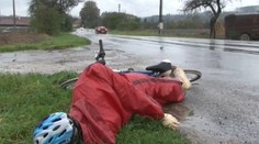 Čo myslíte, koľko áut zastavilo pri zranenom cyklistovi na ceste? Zisťovala polícia