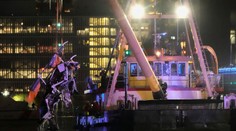 Tragédia v New Yorku: Vrtuľník sa rozpadol vo vzduchu a zrútil sa do rieky. Medzi obeťami je známy podnikateľ s rodinou