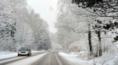 Pozor na silný vietor, skomplikuje aj situáciu na cestách