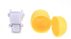 Vodičovi luxusného auta našli kinder vajíčko. Hračka sa v ňom ale neskrývala