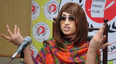 Volali ju pakistanská Kim Kardashian. Brat ju zaškrtil kvôli dráždivým fotkám