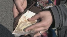 Doplatila na svoju nečestnosť. Úplatkom sa chcela vyhnúť autoškole, dala ho podvodníkovi