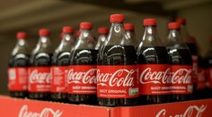 Coca-Cola sťahuje nápoje z európskych obchodov. Obsahujú látku, ktorá môže byť nebezpečná najmä pre deti