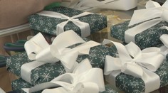 Pre niekoho radosť, pre iných každoročná pohroma. Poradíme vám, ako zabaliť darčeky na Vianoce