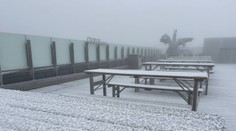 FOTO: Sneh v auguste, Tatry zasypala biela vrstva. Meteorológovia varujú, že Slovensko čaká ešte väčšia zima