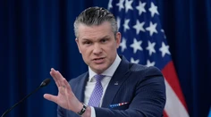 Šéf Pentagónu odmietol potvrdiť, že USA budú brániť spojencov z NATO. Bolo by to na rozhodnutí Trumpa