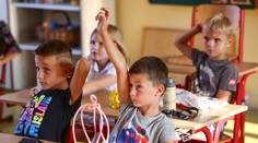 TABUĽKA: Žiaci sa už čoskoro vrátia do lavíc. Prinášame kompletný prehľad prázdnin v novom školskom roku