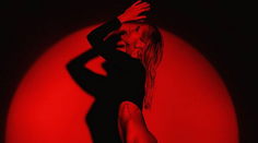 Dara vie aj po rokoch prekvapiť. Najsexy záber, aký si pamätáme