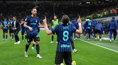 Dvojnásobná radosť v Miláne. Inter okrem majstrovského titulu berie desiatykrát aj pohár