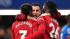 Manchester United bral zo Stamford Bridge všetky body. Klub z veľkej šestky na pokraji vypadnutia
