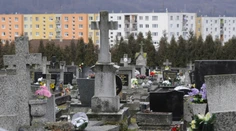 Absurdné poplatky v Prešove zbytočne predražujú pohreby. Za dvihnutie telefónu po pracovnej dobe si pýtajú 30 eur