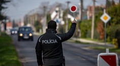 Tínedžeri ukradli naštartované auto s dieťaťom vnútri