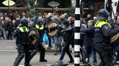 Holandská polícia rozohnala nepovolený protest proti opatreniam