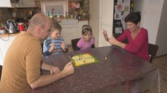 Ako funguje život v rodine nepočujúcich? Angela a Michal vychovávajú dve deti, ktoré počujú