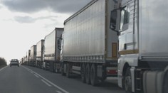 Kritická situácia na slovensko-ukrajinskej hranici. Kamióny tam čakajú v kolónach 36 hodín