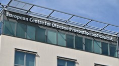 Európske centrum pre prevenciu a kontrolu chorôb neodporúča podávať tretiu dávku vakcíny