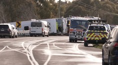 Pri nehode školského autobusu v Austrálii zahynulo dieťa, zranených je 11 ľudí
