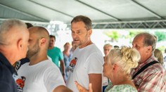 VIDEO: Žiadna facka na Matovičovom líci nepristála, tvrdí Šudík. Agresívni seniori naňho pľuli a drgali doňho