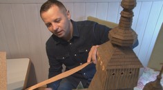 Cez deň chytá cestných pirátov a po nociach vyrába unikátne diela. Zhotovil aj maketu pamiatky UNESCO