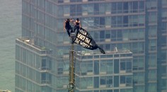 Dvaja Rusi sa vyšplhali na Empire State Building a rozprestreli tam transparent s mierovým posolstvom