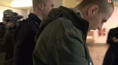 Jeden z trolejbusových bitkárov oľutoval svoj čin. Nepomohlo to