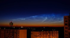 FOTO: Vzácny úkaz nad Slovenskom. Nočné svietiace oblaky rozžiarili nebo