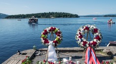 Nórsko pracuje na zákaze poloautomatických zbraní. Zabíjal nimi Breivik