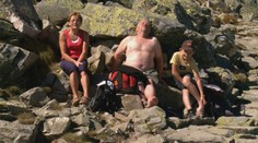 V červenej v čase príchodu najvernejších turistov. Pozreli sme sa na prísnejšie pravidlá pod Tatrami