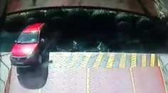 Šokujúce zábery: Auto sa z trajektu zrútilo do mora. Zomrelo malé dievčatko