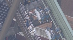 Horská dráha nečakane zastavila. Návštevníci uviazli na atrakcii hore nohami