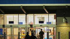 Útok nožom v obchodnom reťazci: Hlásia množstvo zranených