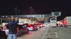 Konflikt medzi Srbskom a Kosovom sa stupňuje, uzavreli hranice. Na severe Kosova sa rozozvučali sirény