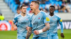 Vypäté derby prinieslo skvelý futbal. Nechýbala penalta ani vylúčenie. Slovan rozhodol už v prvom polčase