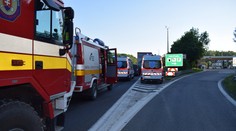 Vážna dopravná nehoda mikrobusu a kamiónu na D1. Zranenie utrpelo až sedem ľudí