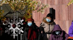 Čína hlási prvé úmrtia na covid po viac ako roku