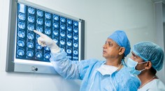 Muž prišiel do nemocnice s bolesťami brucha. Lekári boli v šoku z toho, čo našli v jeho žalúdku