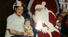 Umierajúci otec strávil posledné mesiace života hľadaním novej rodiny pre synčeka