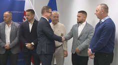 Vicepremiér Kmec končí po škandále s dotáciami. Vybraní podnikatelia ich nakoniec možno dostanú