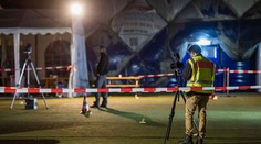 Otec bránil dcéru pred utečencom, ktorý ju chcel napadnúť. Polícia ho zastrelila