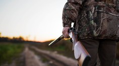 Víkend na love sa pre muža skončil tragicky. Pri nešťastnej náhode ho zastrelil vlastný pes