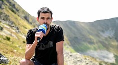 Vlastným telom sa postaví voči zásahom v našej prírode. Na hory sa s nami vybral aktivista Ondrej Kameniar
