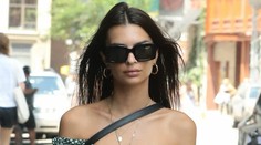 Emily Ratajkowski prekvapila. Namiesto zadku ukázala porast